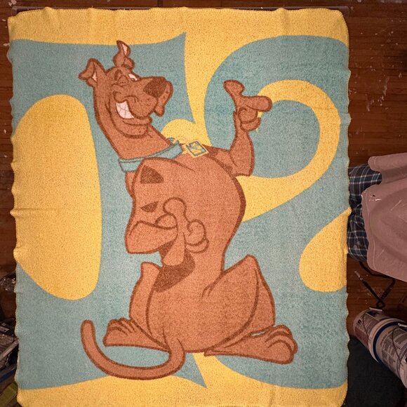 Vintage Scooby-Doo Fleece Throw Blanket (48” x 58”) | Warner Bros Retro Cartoon - Picture 2 of 4